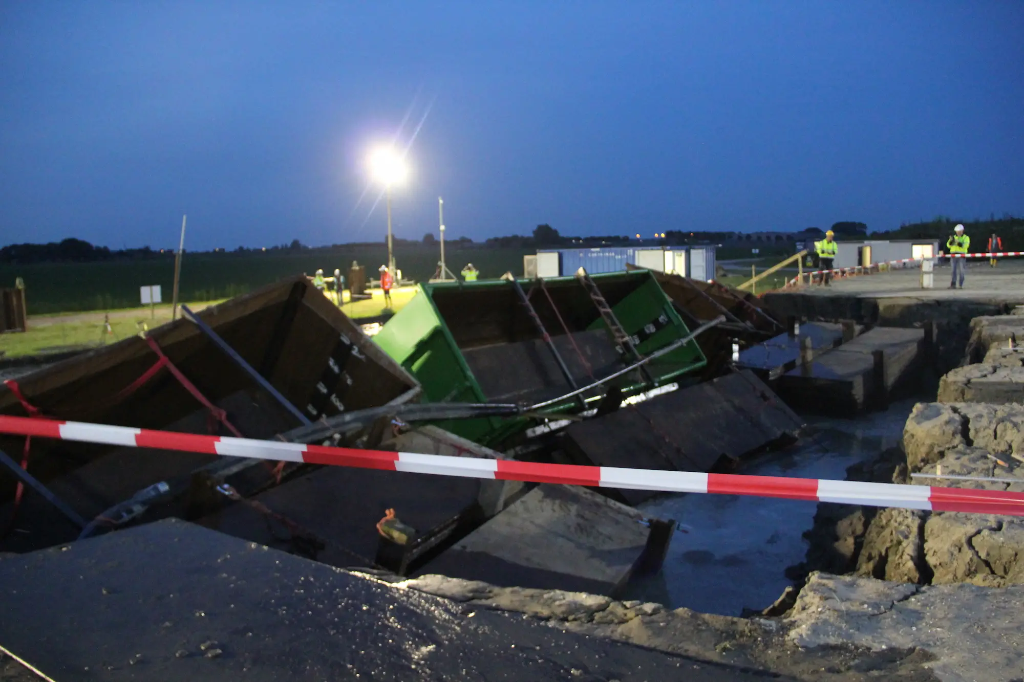 dike-purmerend-broken-jld-dike-stabilization